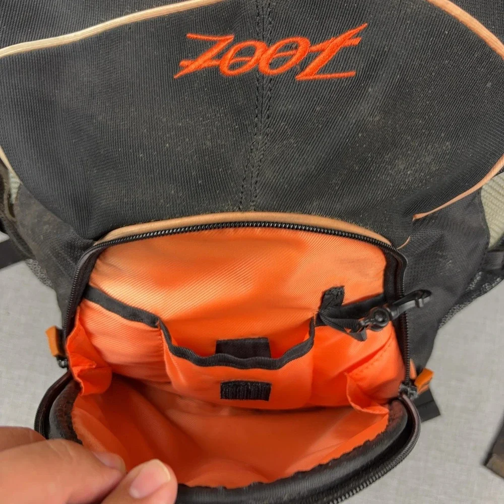 Zoot Shoulder Bag Mens One Size Black Hiking Pack Padded Straps 7 Pockets